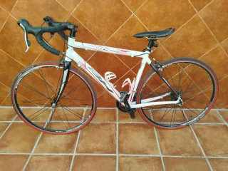 Bicicleta de carretera BH