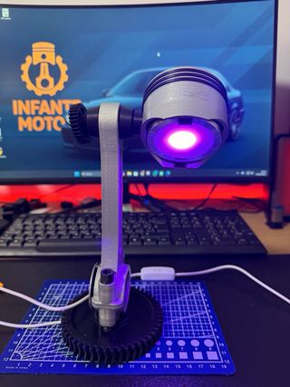 Lámpara de pistón de metal y plástico