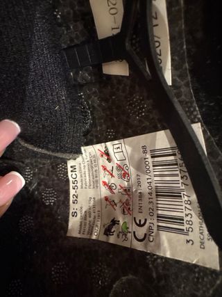 Casco y pantalón equitación negro Fouganza