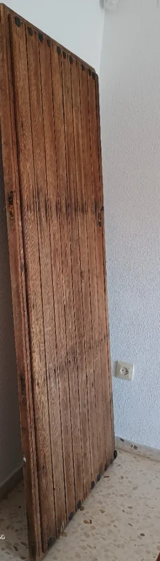 Puerta antigua madera maciza