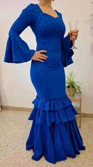 Traje de Flamenca Azul con Volantes