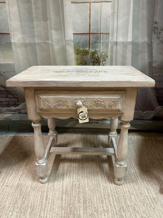 Mesita auxiliar o mesilla madera estilo vintage