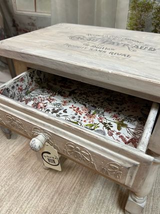 Mesita auxiliar o mesilla madera estilo vintage