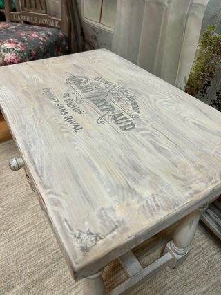 Mesita auxiliar o mesilla madera estilo vintage