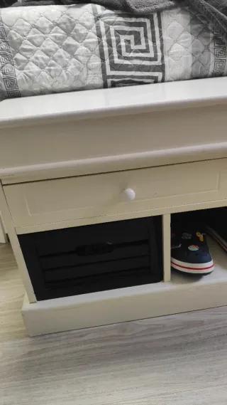 Mueble zapatero blanco y negro