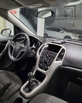 Opel Astra 2013