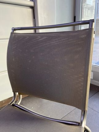 Mesa de cristal y metal