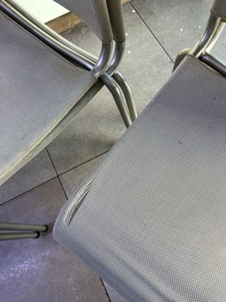 Mesa de cristal y metal