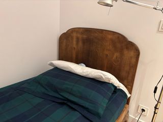 Cama antigua de madera