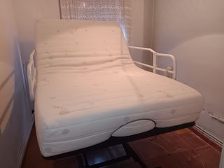 Letto elettrico per anziani con telecomando