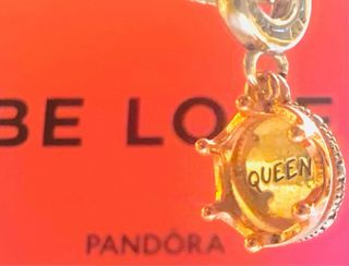 Pandora Charm Queen Baño Oro y Plata