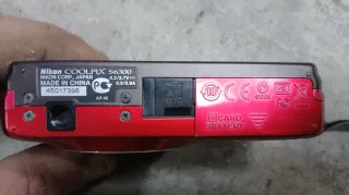 Nikon Coolpix S6300 Fotocamera Digitale Rossa