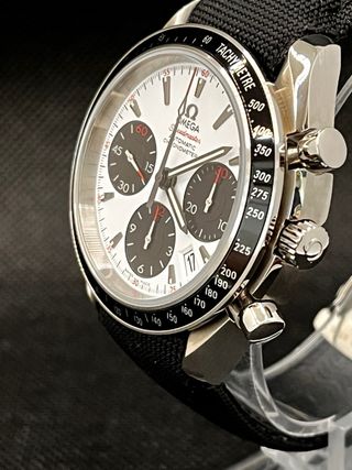 Reloj Omega Speedmaster Date Panda