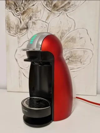 Cafetera Dolce Gusto Roja