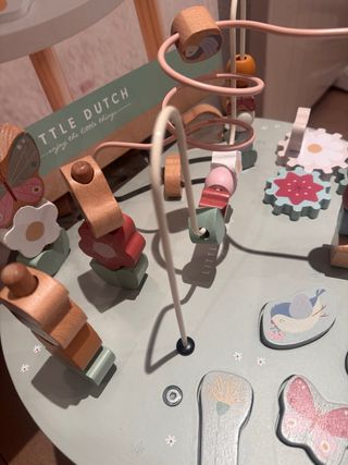 Mesa de actividades Little Dutch