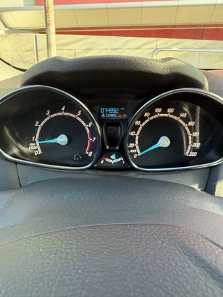Ford Fiesta 1.25 Trend gasolina 2016 — Muy cuidado