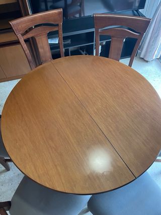 Mesa redonda madera y 6 sillas comedor