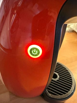 Cafetera Dolce Gusto Roja