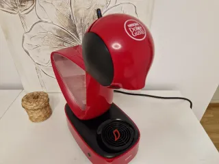 Cafetera Dolce Gusto Roja