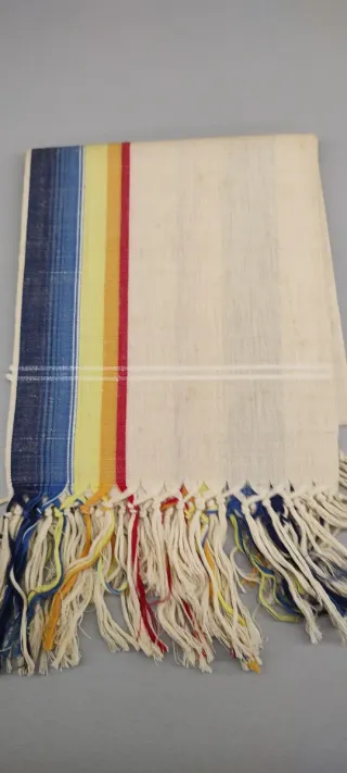 Asciugamani in canapa con strisce colorate