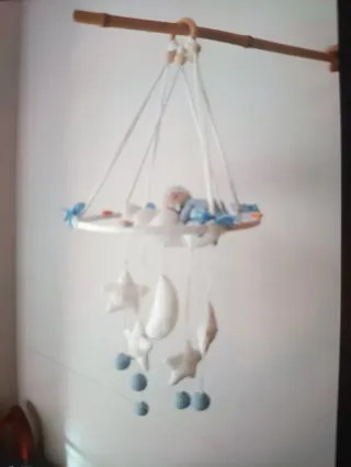 Móvil cuna crochet bebé nubes luna estrellas