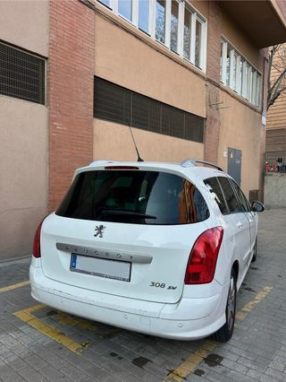 Peugeot 308 SW 2011