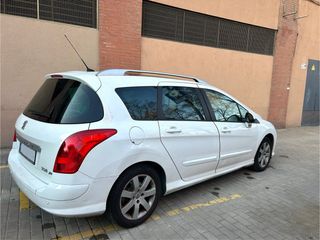 Peugeot 308 SW 2011
