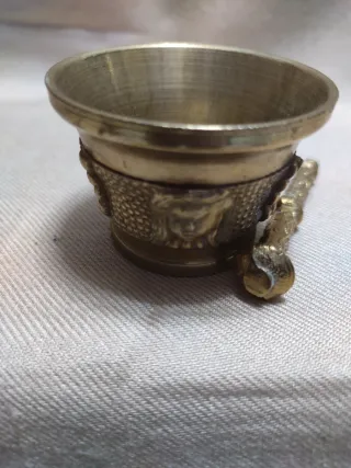 Almirez bronce. Soporte de forja negro