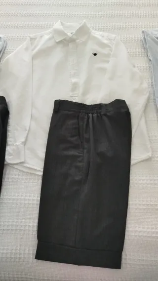 Conjunto niño T10 camisa blanca y pantalón gris