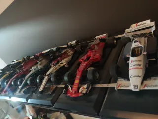 16 Auto da corsa in scala