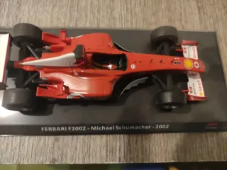 16 Auto da corsa in scala