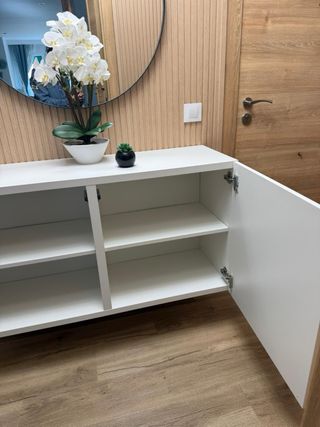 Mueble salón elevado blanco