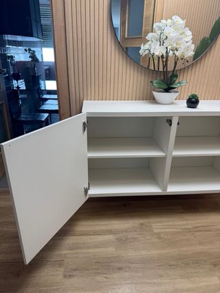 Mueble salón elevado blanco