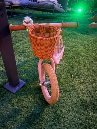 Bicicleta sin pedales rosa niña