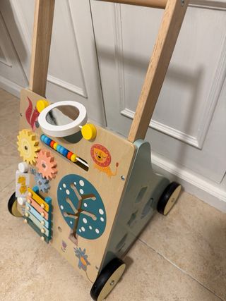 Andador de madera Montessori para bebé actividades