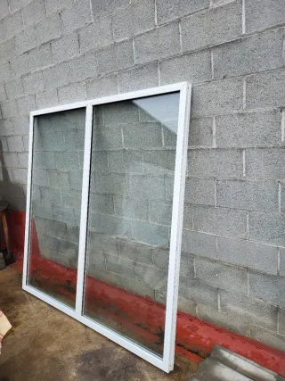 Marco fijo aluminio con cristal