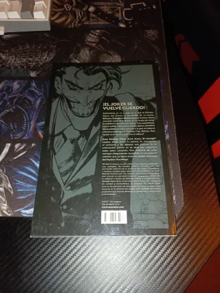 Batman: Caballero Blanco (DC Black Label Pocket)