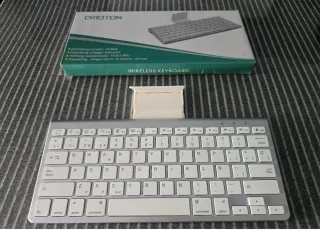 Teclado Inalámbrico OMOTON Plata y Blanco