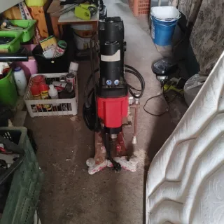 Máquina perforadora de forjados