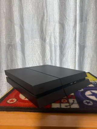 PS4 1TB + 2 JUEGOS GRATIS (URGE VENDER)