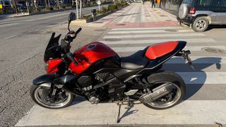 Kawasaki Z1000Naranja y Negra del 2010