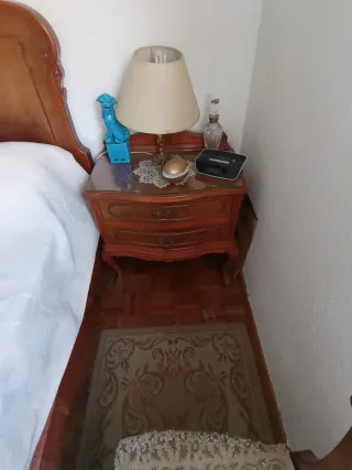 Armario de madera con puertas, cama matrimonio 135