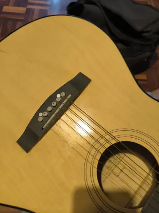 Guitarra acústica CBSKY