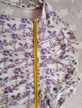 Blusa GAP floral lila morado Talla M