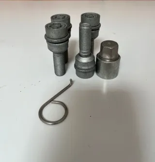 Se vende tornillos antirrobo VW GOLF MK7 AUDI SEAT