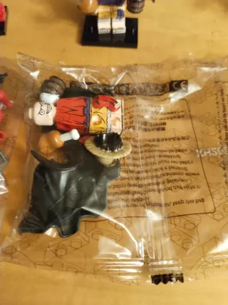 3 Figuras Lego Luffy, Deadpool y Lady Deadpool