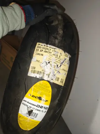Llanta Dunlop D212 GP Racer a estrenar