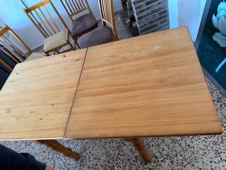 Mesa de madera rústica extensible
