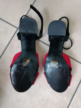 Scarpe con tacco rosse e nere