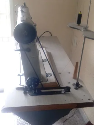 Máquina de coser Mitsubishi buen estado